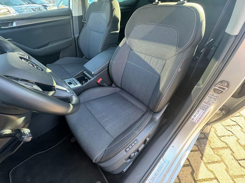 Škoda Superb (2019) DSG 2,0 TDI 140 KW STYLE+ SŠA - fotka 22 z 49