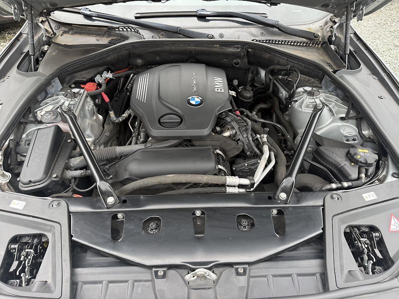 BMW Řada 5 518d Luxury Line - fotka 13 z 13