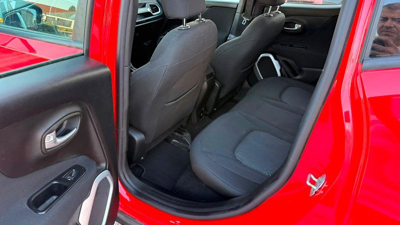 Jeep Renegade 1.4i - fotka 13 z 15