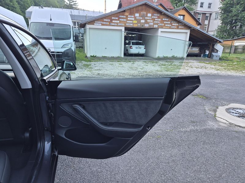Tesla Model 3 LONG RANGE DUAL MOTOR SOH 94,5 - fotka 40 z 50