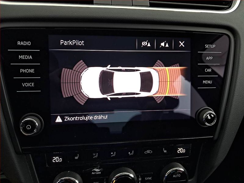 Škoda Octavia (2018) Style 1.6 TDI, Tempomat - fotka 16 z 20