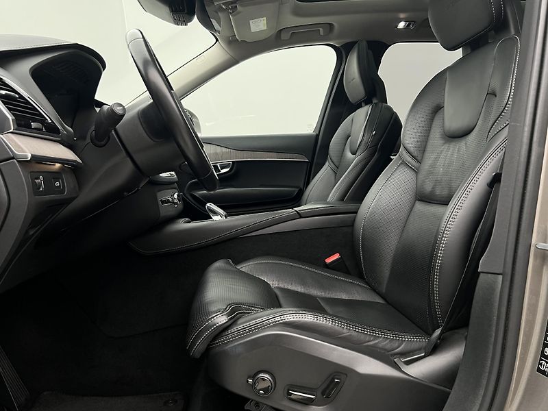 Volvo XC90 B5 AWD INSCRIPTION 7 MÍST - fotka 3 z 49
