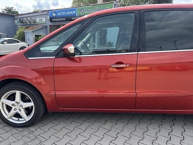 Ford Galaxy 2,0TDCi Ghia 7míst - fotka 11 z 54