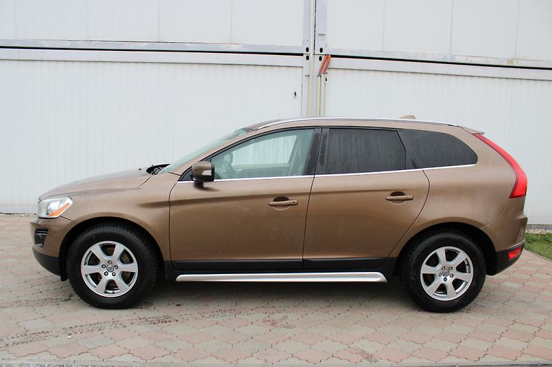 Volvo XC60 2,4D SUMMUM - fotka 6 z 22