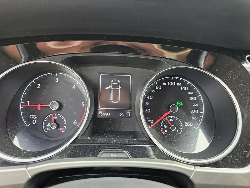 Volkswagen Touran (2017) 2.0TDI DSG - fotka 10 z 19