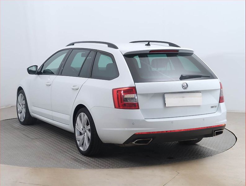 Škoda Octavia (2015) RS 2.0 TDI, Automat, Kůže - fotka 4 z 16