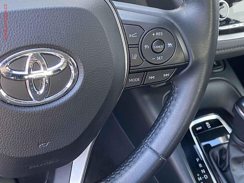 Toyota Corolla (2023) 1.5i, 1.maj,ČR, Comfort, AT - fotka 14 z 23