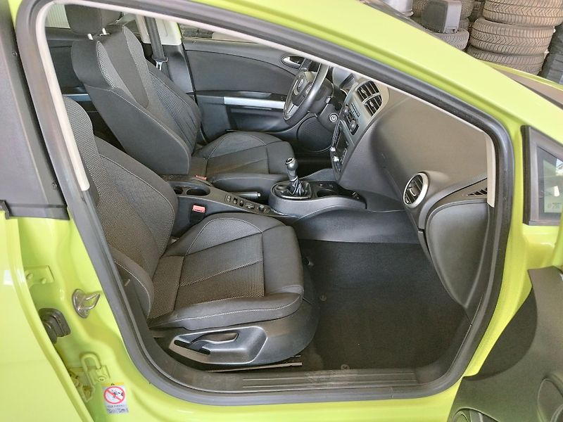 Seat Leon (2010) 1,4TSI,92KW,XEN,ALU,NAVI,SER. - fotka 13 z 43