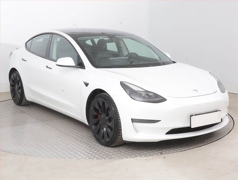 Tesla Model 3 (2021) Performance 82kWh, SoH 85% - fotka 1 z 22