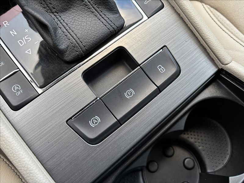 Škoda Superb 2,0 TDI 110kW Style AUT - fotka 30 z 40