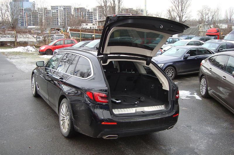 BMW Řada 5 (2021) 530e Xdrive, ČR, 1.Maj.S.Kn. - fotka 11 z 65