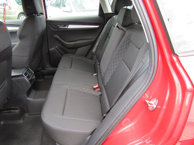 Škoda Karoq (2019) 1.5 TSI, ČR, servis.kniha - fotka 10 z 18