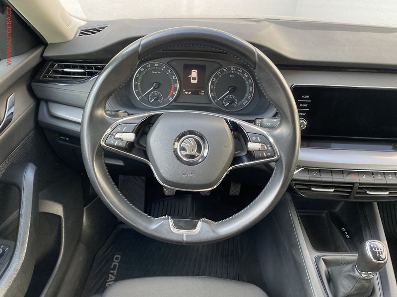 Škoda Octavia (2021) 2.0 TDi, ČR, Active, LED - fotka 11 z 17