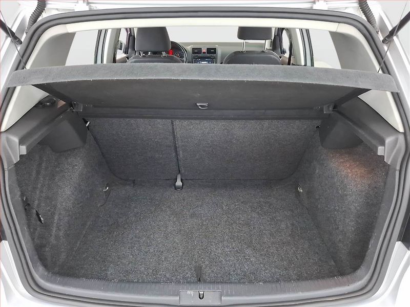 Volkswagen Golf (2007) 1.9 TDI, udržované - fotka 13 z 15