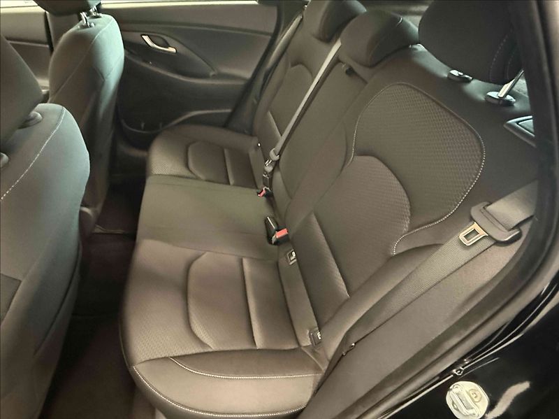 Hyundai i30 1,4 T-GDI AUTOMAT STYLE - fotka 10 z 20