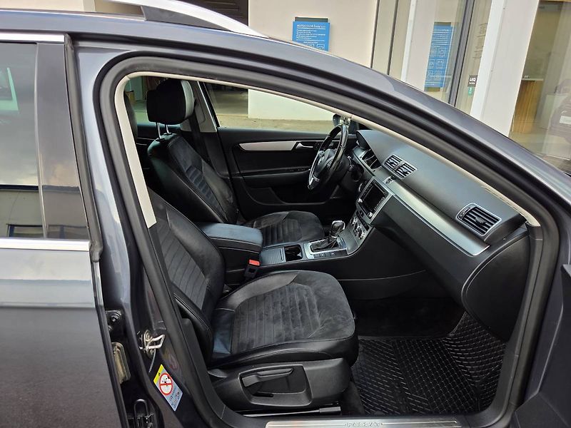 Volkswagen Passat (2014) 2.0 TDI DSG - fotka 33 z 45