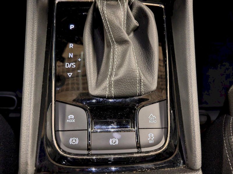 Škoda Karoq (2024) 2.0 TDI 110 kW DSG 4x4 Sportli - fotka 20 z 32