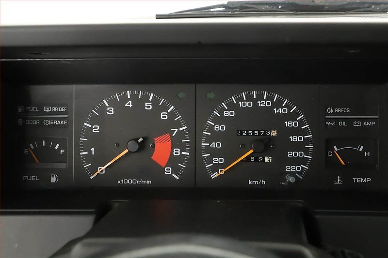 Nissan Sunny (1988) 1.6 GTI 16V, Vyhř. sedaček - fotka 8 z 16