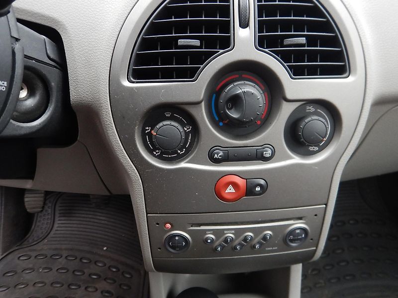Renault Modus 1.2i, KLIMA - fotka 18 z 27