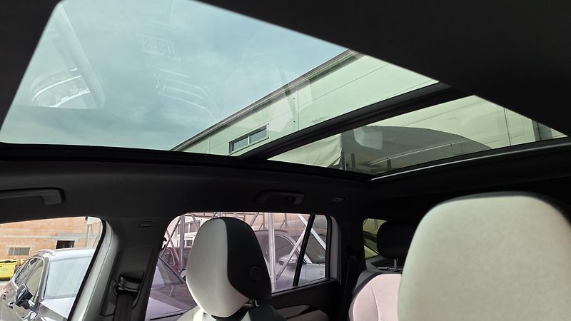 Volkswagen Tayron (2025) 2.0 TSI 150kW 4x4 DSG Eleg TZ  - fotka 25 z 55