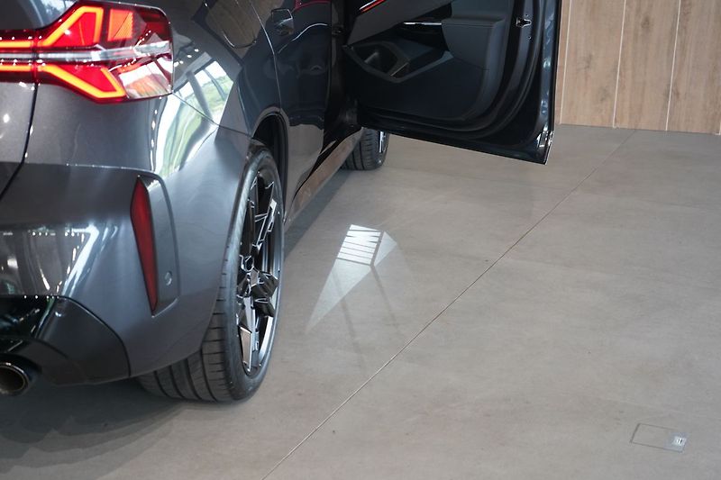 BMW X3 M50 xDrive, Nezávislé, Tažné - fotka 16 z 50