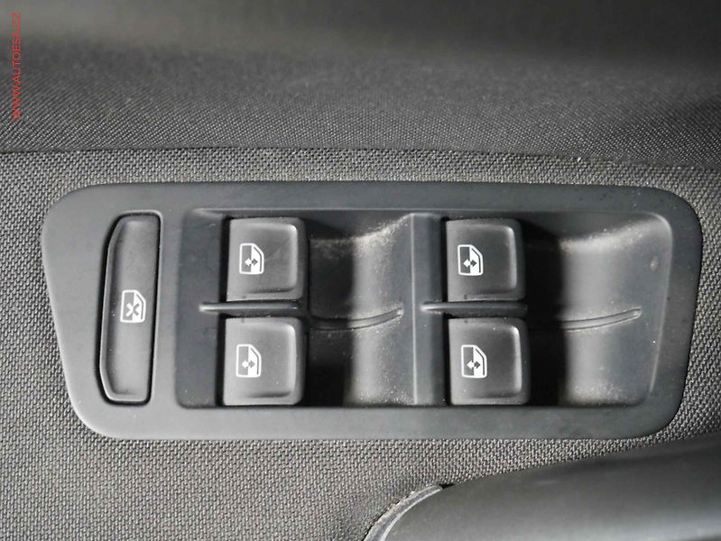 Volkswagen Golf (2019) 1.0 TSi, Comfortline, TZ - fotka 20 z 23
