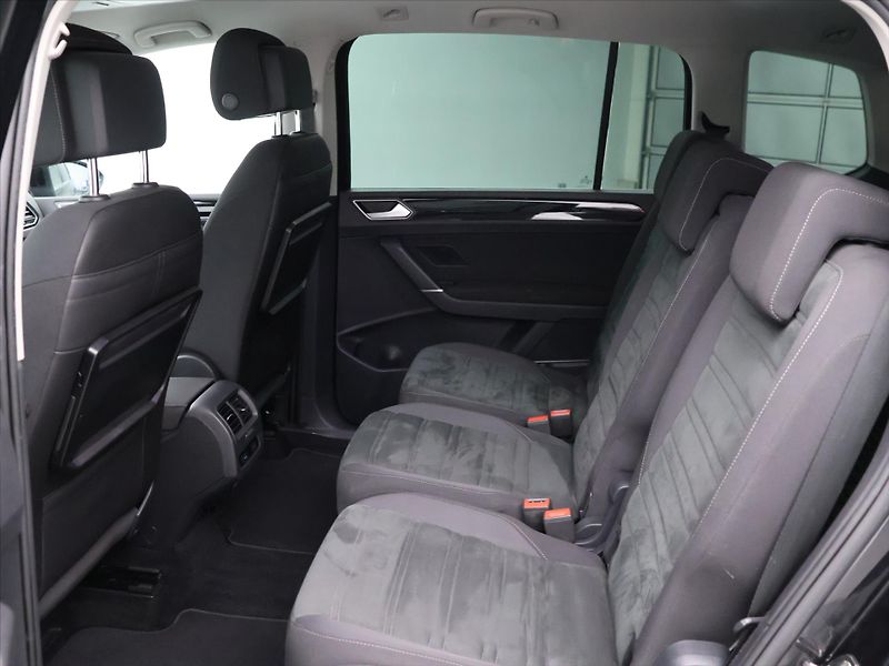 Volkswagen Touran 2,0 TDI 110kW Highline DSG DPH - fotka 14 z 33