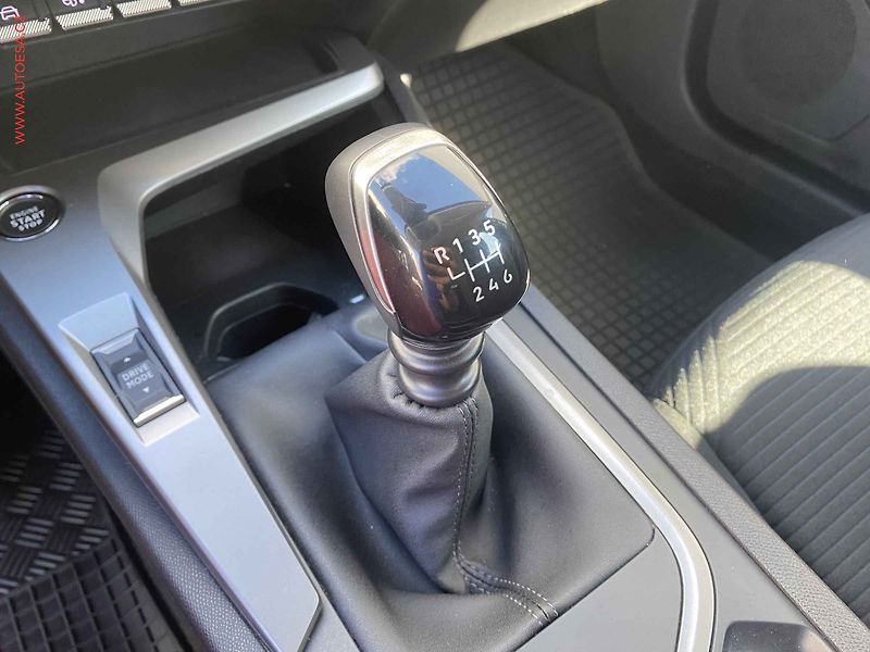 Peugeot 308 (2022) 1.2 i, 1.maj,ČR, Active - fotka 15 z 17