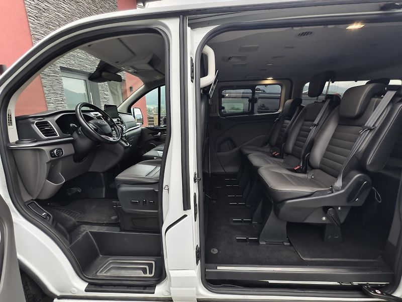 Ford Tourneo Custom (2019) 2.0 TDCi 9.místné, top stav. - fotka 9 z 19