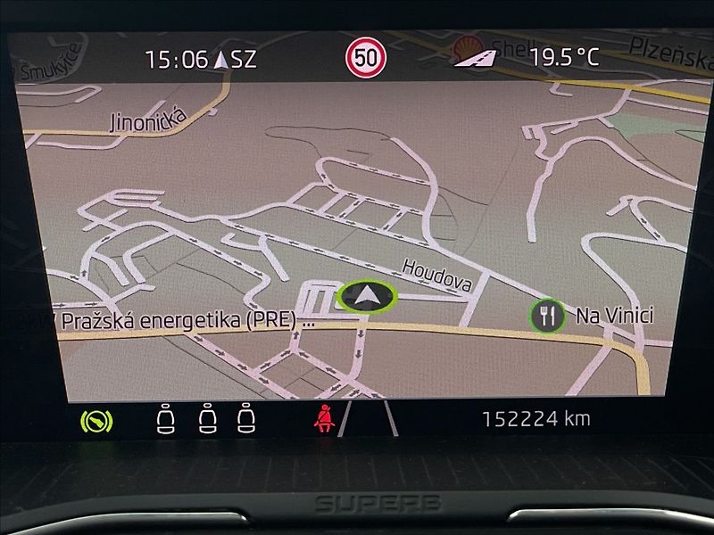 Škoda Superb 1,5 TSI DSG Combi L&K DCC+ACC - fotka 10 z 23