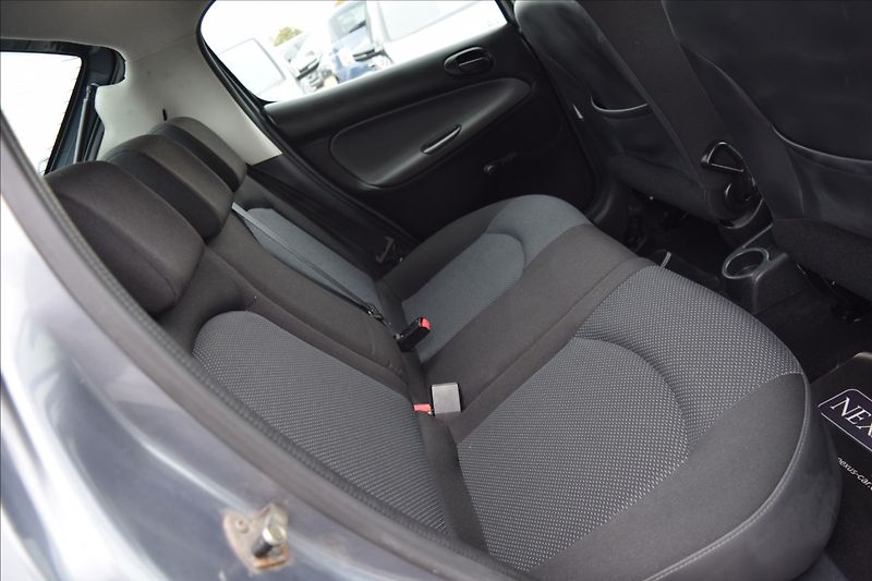 Peugeot 206 1,4 i (TU3) 54KW SERVISKA ALU - fotka 25 z 41