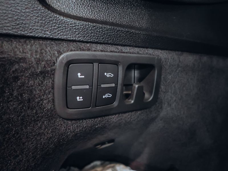 Audi SQ7 4.0TFSI Matrix - fotka 7 z 31