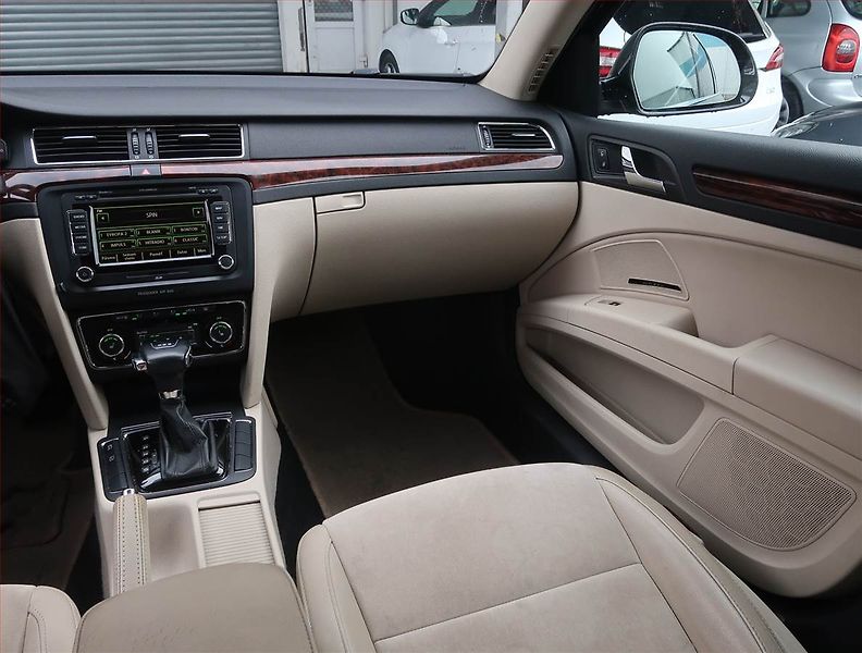 Škoda Superb (2011) 2.0 TDI, Automat, Xenony - fotka 8 z 18