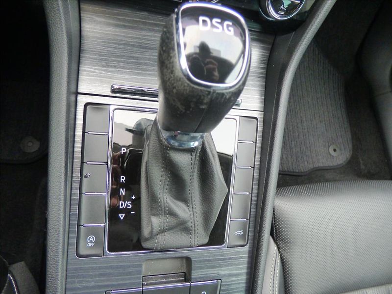 Škoda Superb 2,0 TDI DSG CRYSTAL LIGHT  Sty - fotka 67 z 78