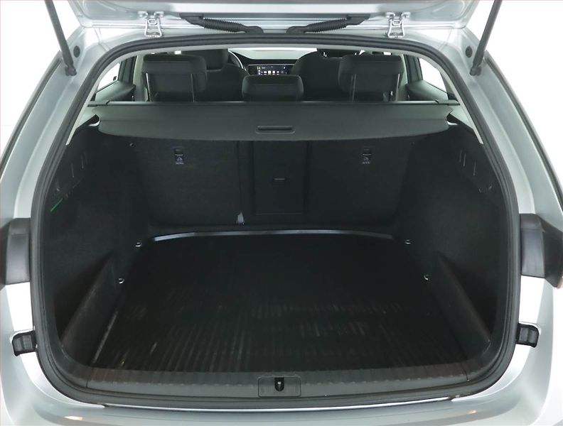 Škoda Octavia (2023) 2.0 TDI, ČR,1.maj, Serv.kniha - fotka 13 z 15