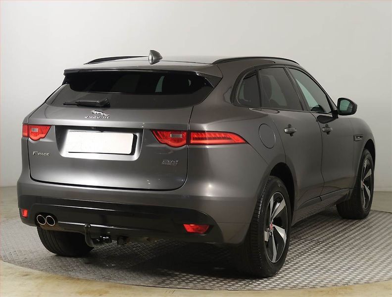 Jaguar F-Pace (2018) 20d AWD, 4X4, Automat, Kůže - fotka 5 z 23