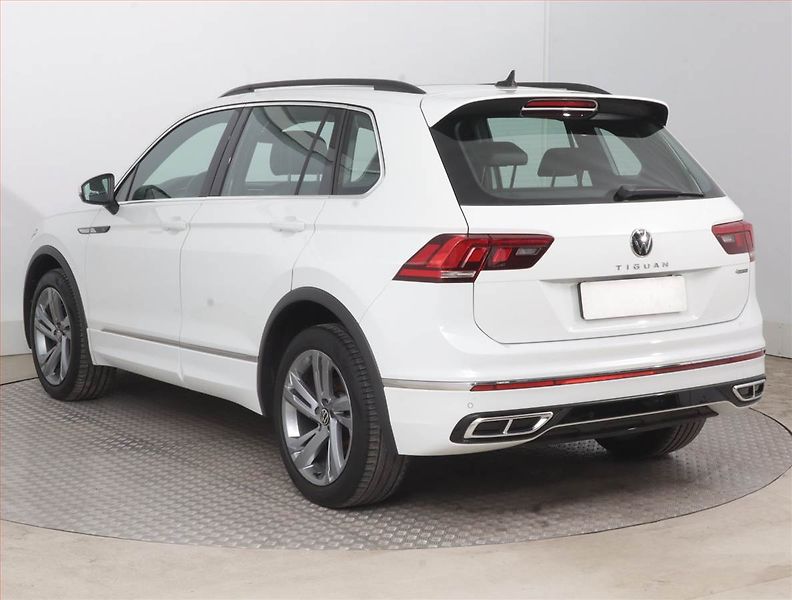 Volkswagen Tiguan (2022) R-Line 2.0 TSI - fotka 4 z 19