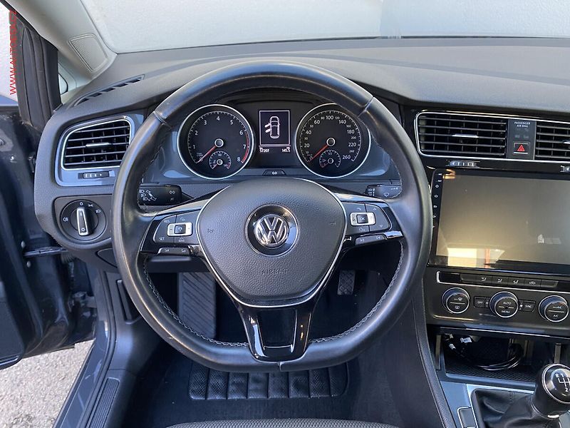 Volkswagen Golf (2018) 1.4 TSi, ČR, Comfortline - fotka 9 z 16