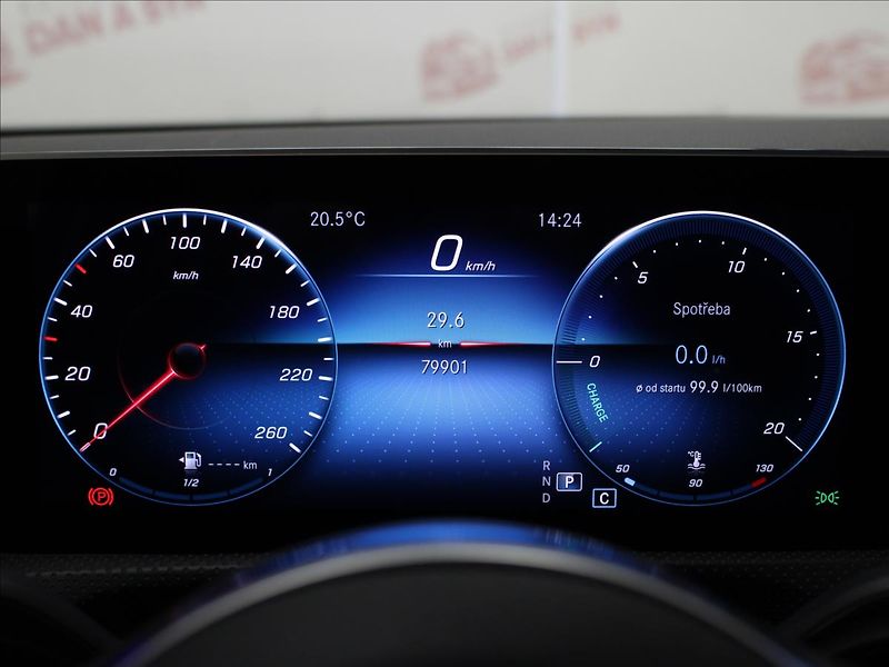 Mercedes-Benz CLA 2,0 220 7G-DCT AMG ZÁNOVNÍ - fotka 22 z 39
