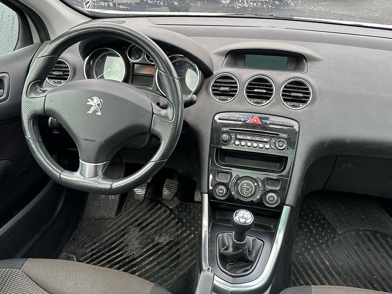 Peugeot 308 SW - fotka 6 z 9