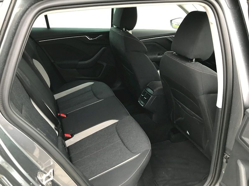 Škoda Scala (2025) SELEC TSI 85/1.0 M6F - fotka 15 z 28