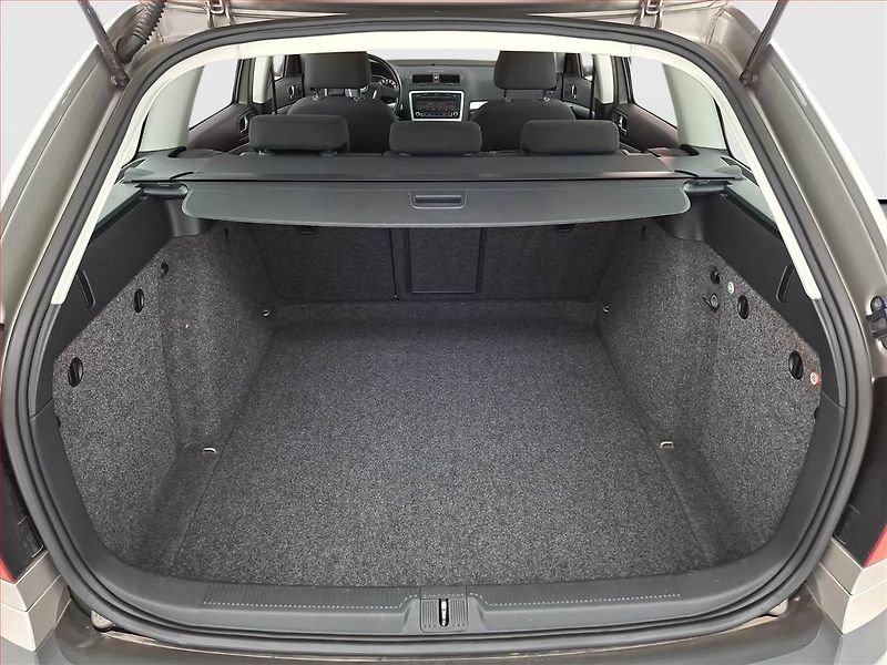 Škoda Octavia (2012) Scout 1.8 TSI, 4X4 - fotka 14 z 19