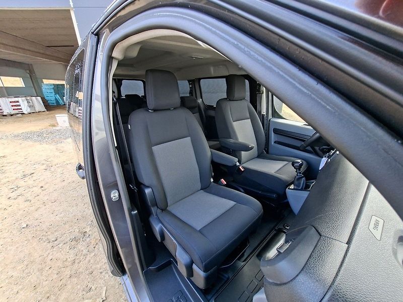 Peugeot Expert Combi L3 1.6 BHDi 115k M6 8.Míst - fotka 15 z 24