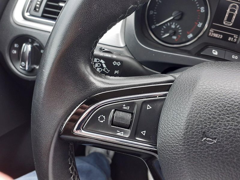 Škoda Rapid (2013) 1.2 TSi ELEGANCE - fotka 9 z 39