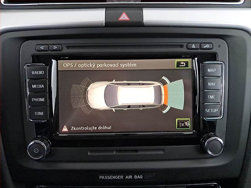 Škoda Superb (2012) 2.0 TDI, 4X4, Navi, Xenony - fotka 20 z 22