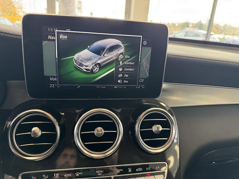Mercedes-Benz GLC (2017) 350e 4M AMG - fotka 37 z 42