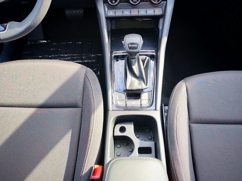 Škoda Karoq (2026) Classic 1.5 TSI DSG - fotka 9 z 20