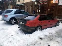 Tohle je auto, co jezdí do střediska vždy jako první. Auto vlekařů také dost často zasahuje ve chvíli, kdy někdo zablokuje jednou příjezdovou cestu, což se stává poměrně často.
