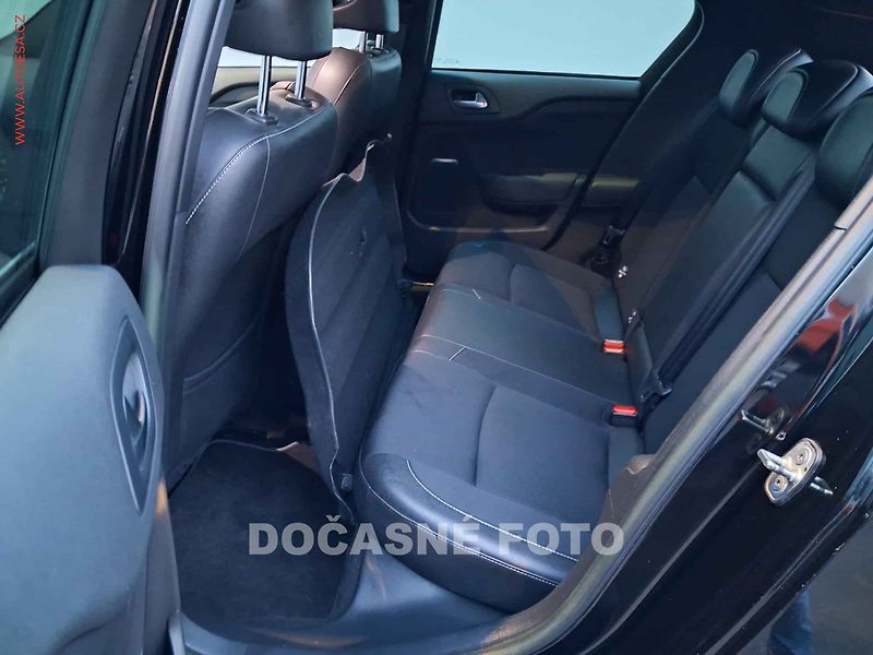 Citroën DS4 (2014) 1.6 VTi, Sport Chic, +kola - fotka 10 z 17