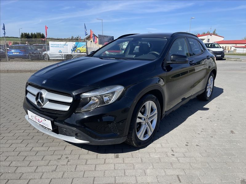 Mercedes-Benz GLA 2,2 CDi 100kw Panorama bez kor - fotka 29 z 36